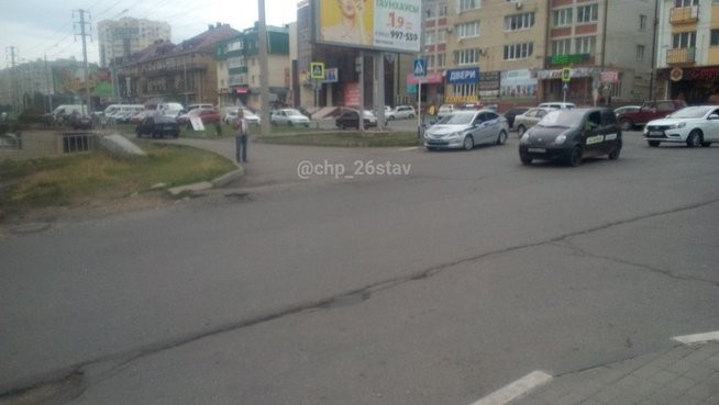 В Ставрополе автомобиль наехал на ногу девушки-подростка В Ставрополе автомобиль наехал на ногу девушки-подростка